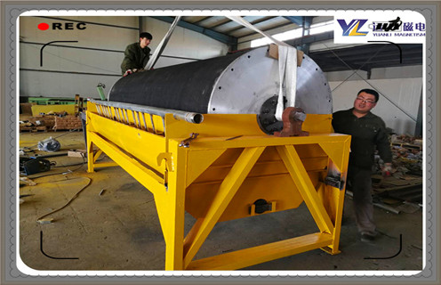 干式磁選機(jī),黑龍江干式磁選機(jī)_跑礦原因_錳礦黑龍江干式磁選機(jī)一般是多少_生產(chǎn)廠家 干式磁選機(jī),黑龍江干式磁選機(jī)_跑礦原因_錳礦黑龍江干式磁選機(jī)一般是多少_生產(chǎn)廠家